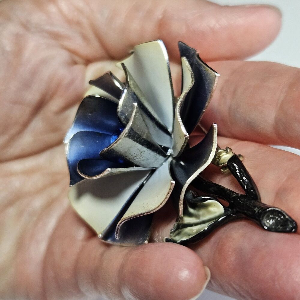 Coro Classic Grey Rose Blue Rhinestone Vintage Pin Brooch - Picture 3 of 10
